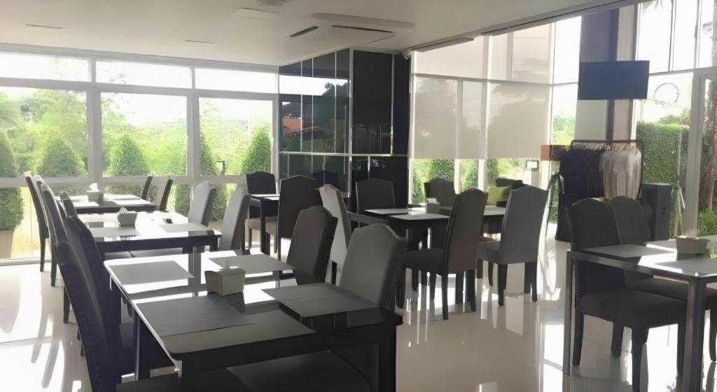 Chaisaeng Villa Sing Buri Exterior photo
